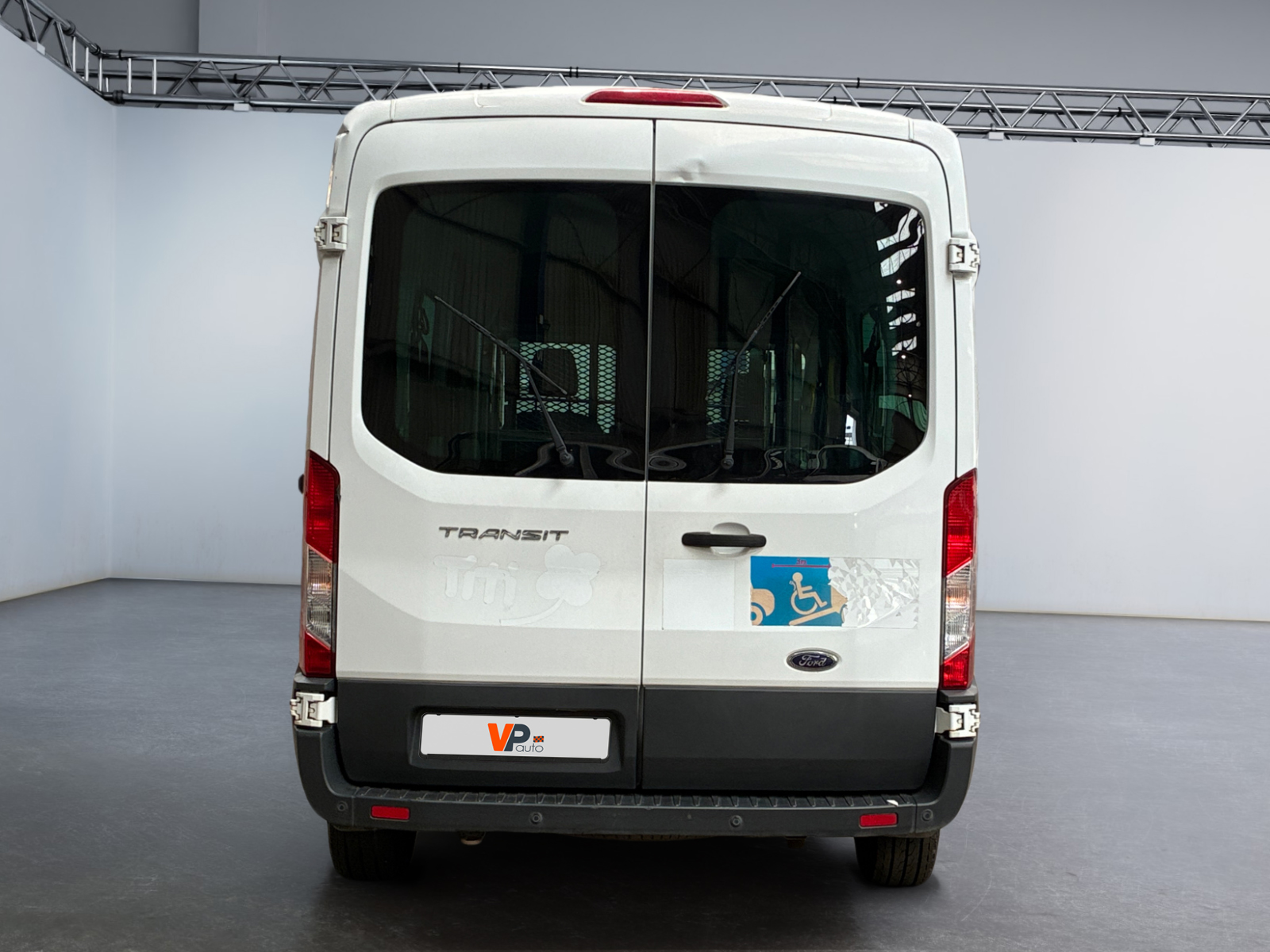 FORD TRANSIT KOMBI TPMR T330 L2H2 2.2 TDCi 125 Trend 2016