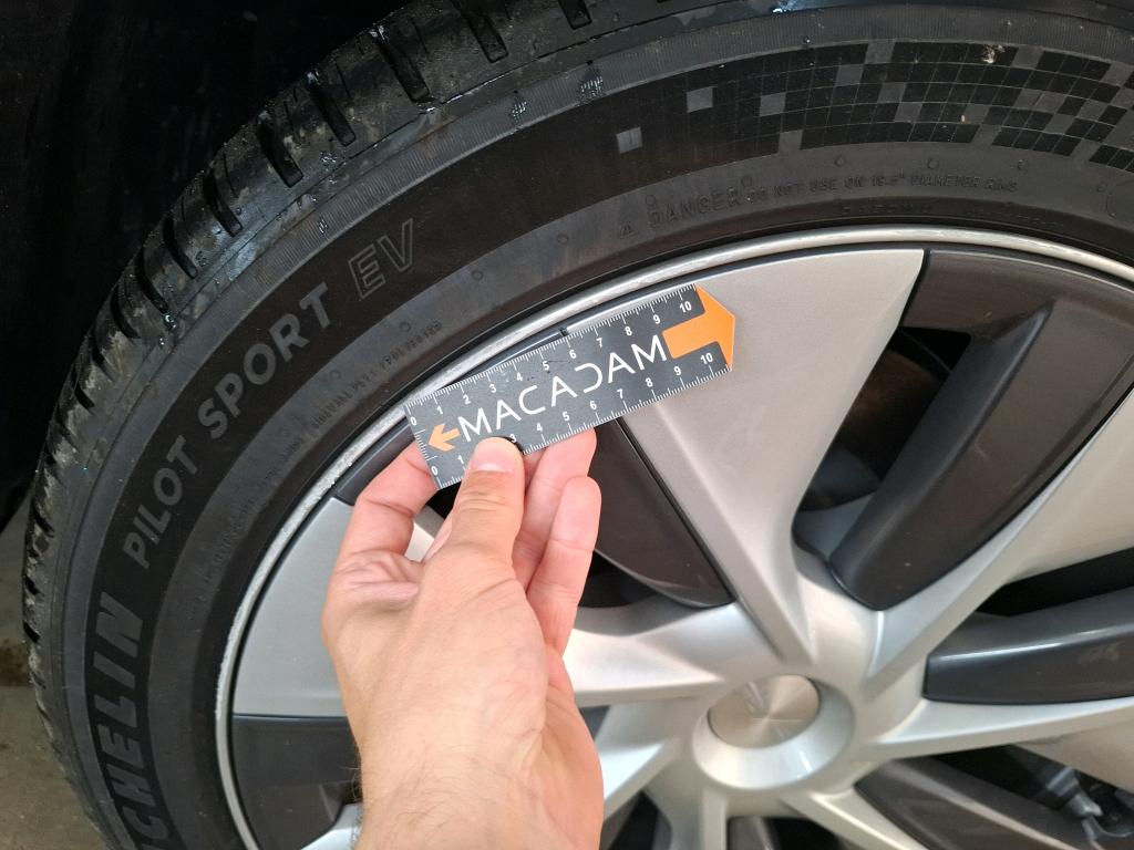 TESLA  2022