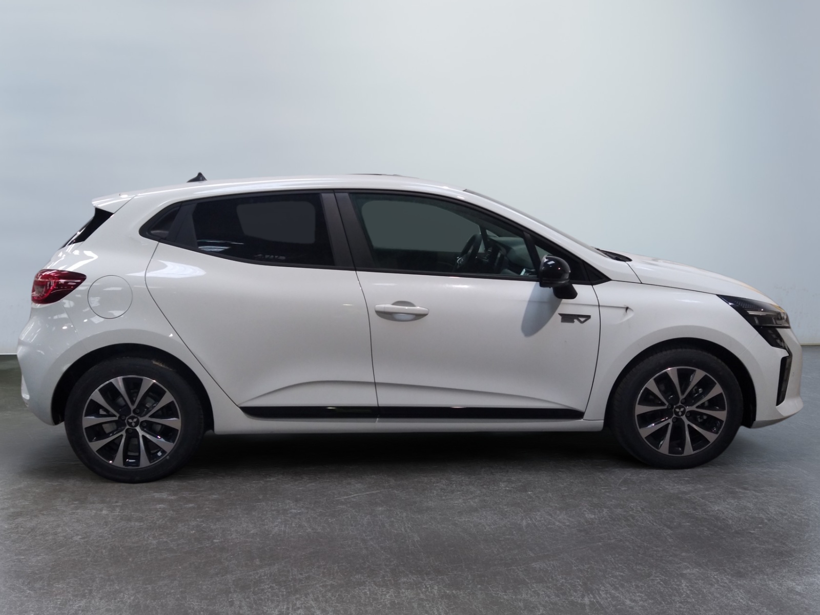 MITSUBISHI COLT 1.6 MPI HEV 143 Invite+ 2026