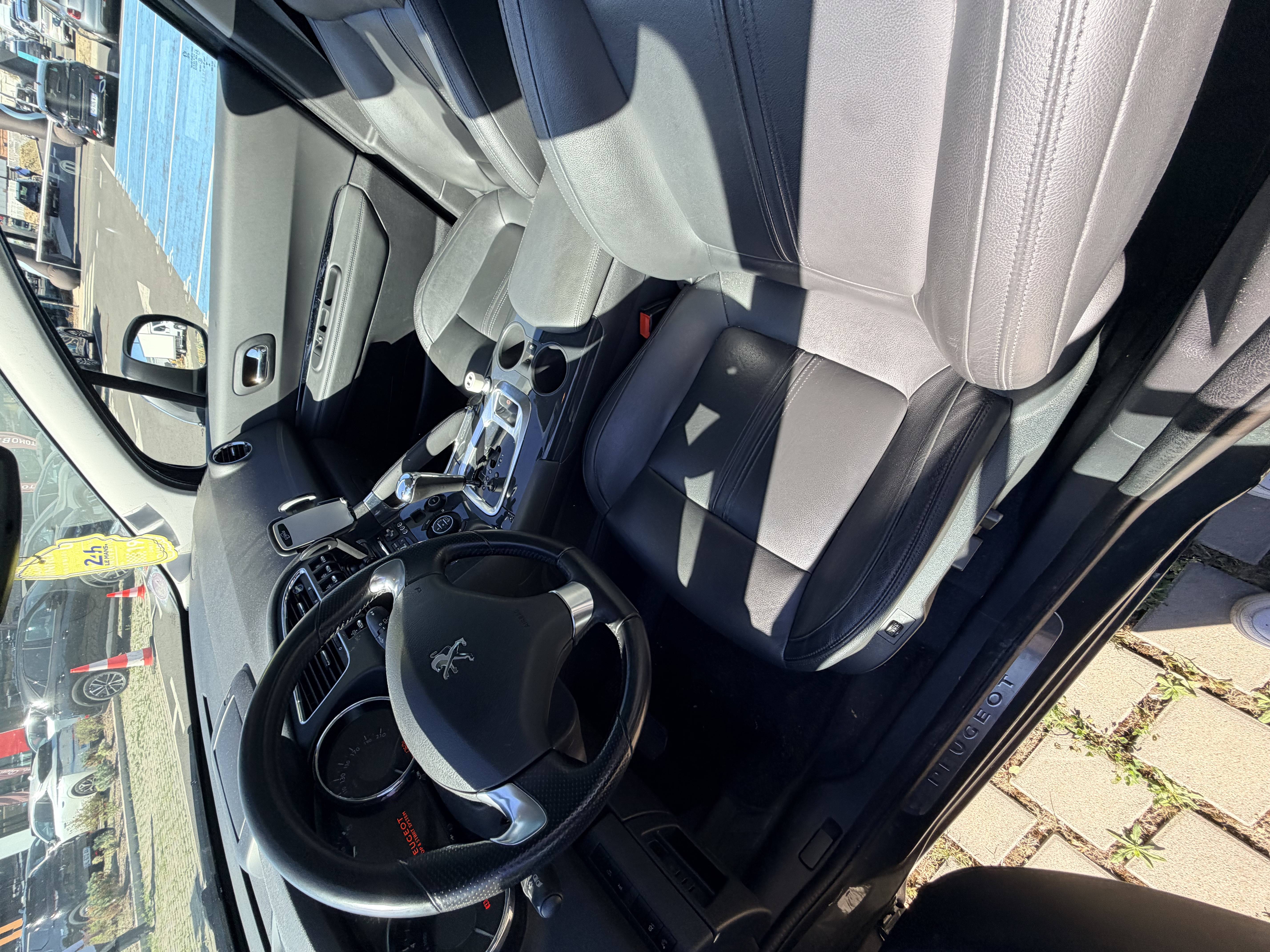 PEUGEOT 3008 1.6 THP 165ch S&S EAT6 Féline Féline 2016