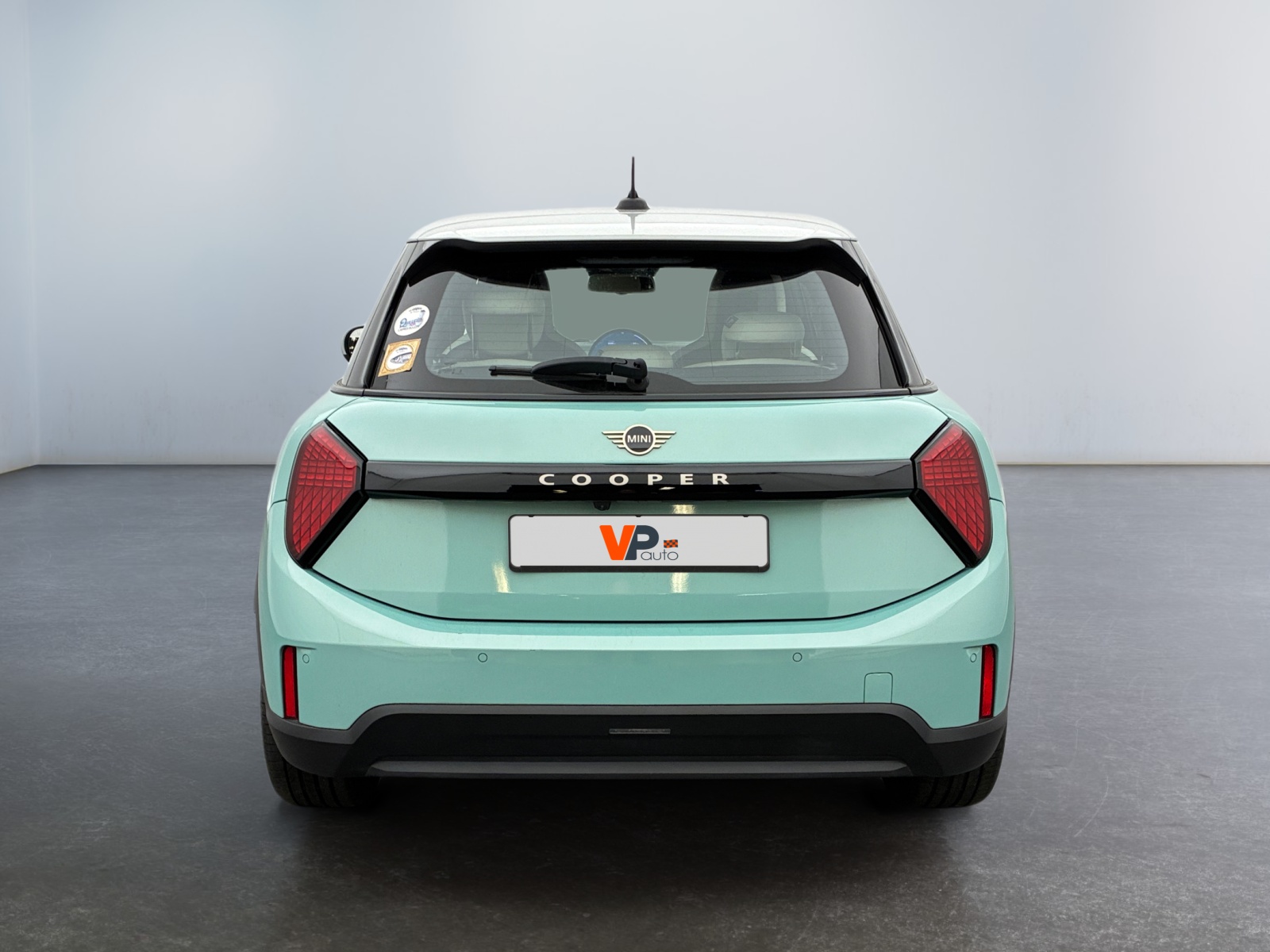 MINI Cooper 5 Portes C 156 Favoured + Pack S DKG7 2024