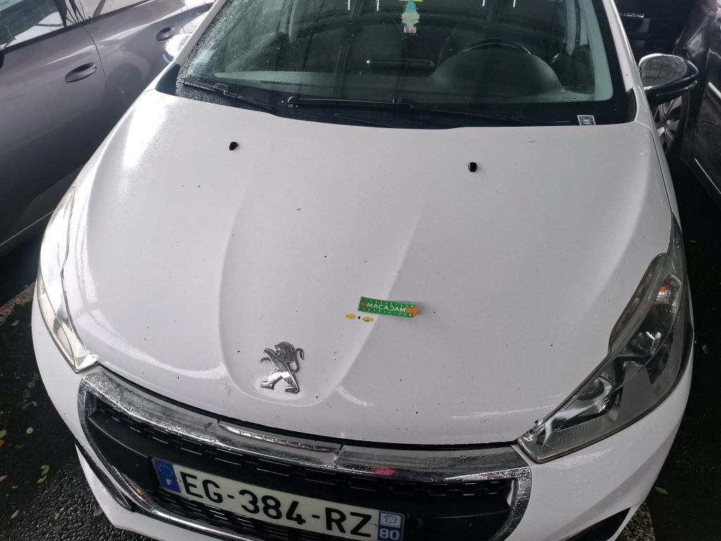 PEUGEOT 208 1.6 BlueHDi 120ch S&S BVM6 Féline 2016