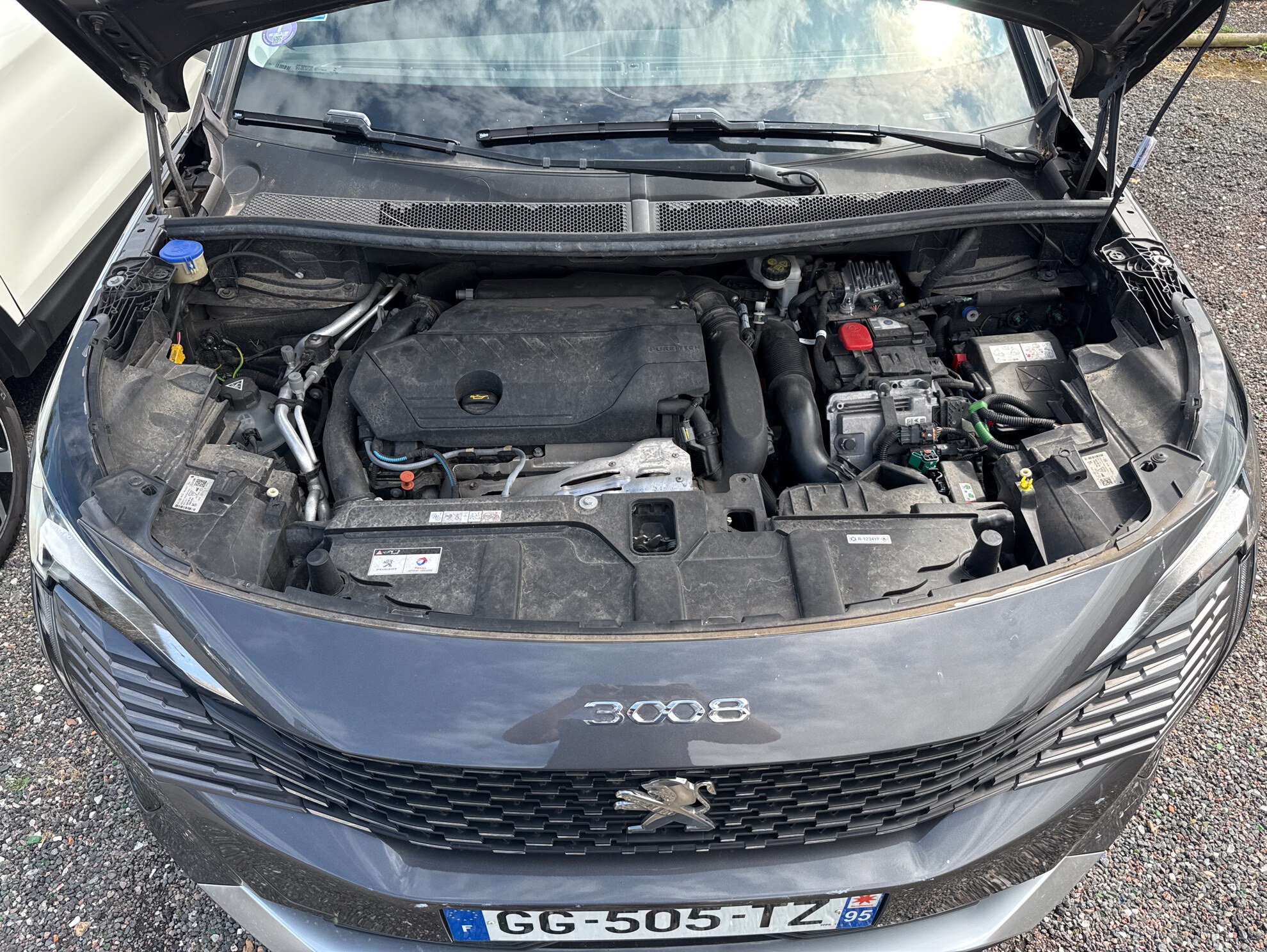 PEUGEOT 3008 Hybrid 225 e-EAT8 Allure 2021