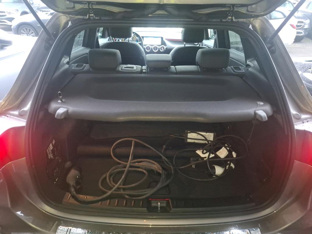 MERCEDES-BENZ GLA 250 e 8G-DCT AMG Line 2022