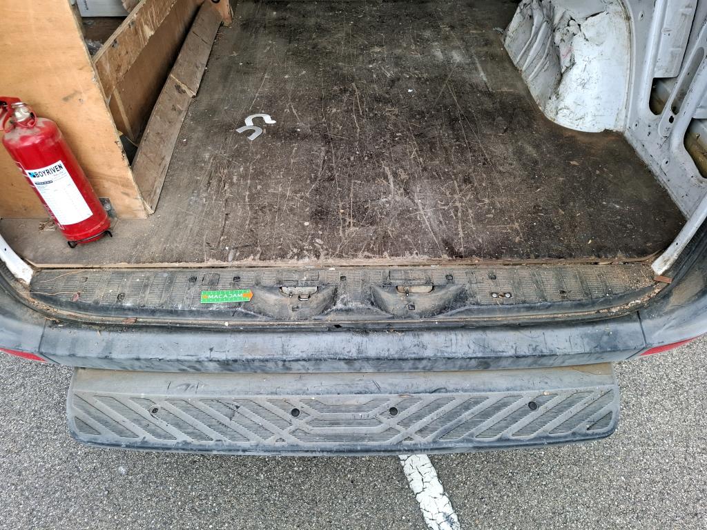 VOLKSWAGEN CRAFTER FOURGON VAN 30 L2H2 2.0 TDI 136 FAP EURO5 - 2014