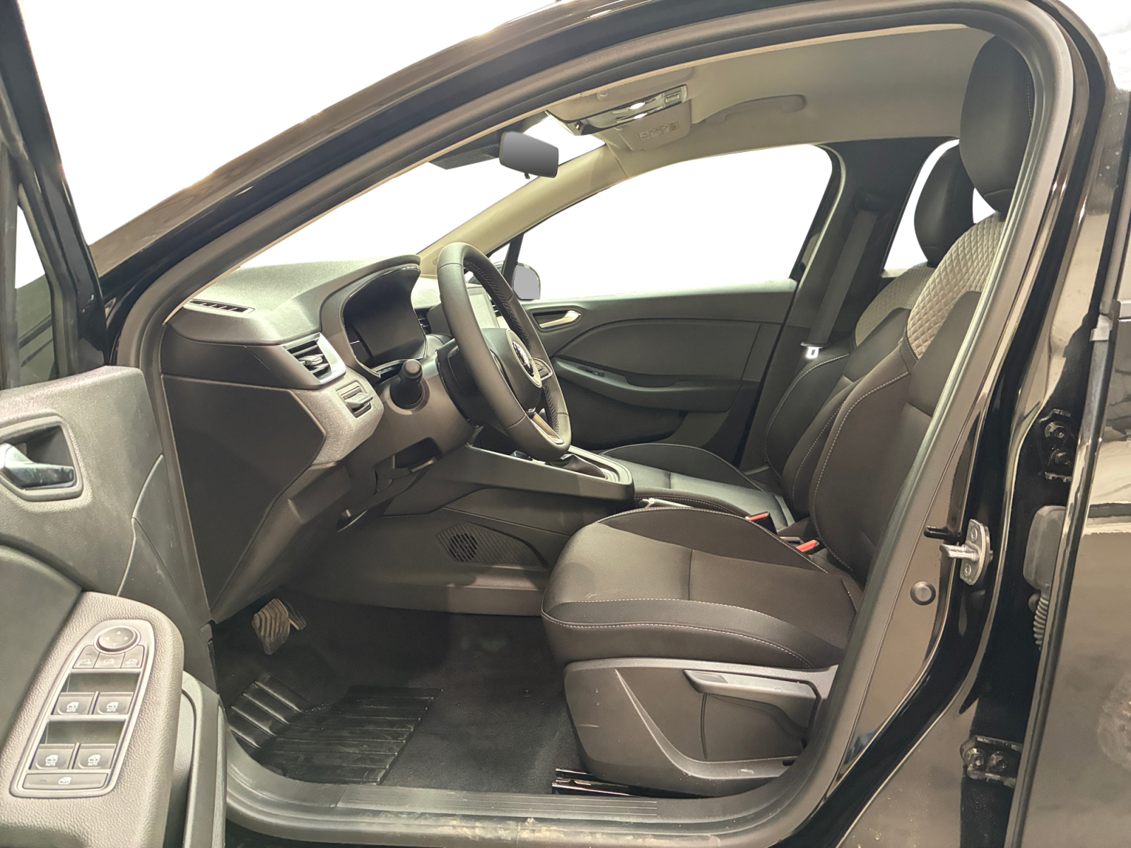 MITSUBISHI COLT 1.6 MPI HEV 143 Invite+ 2026