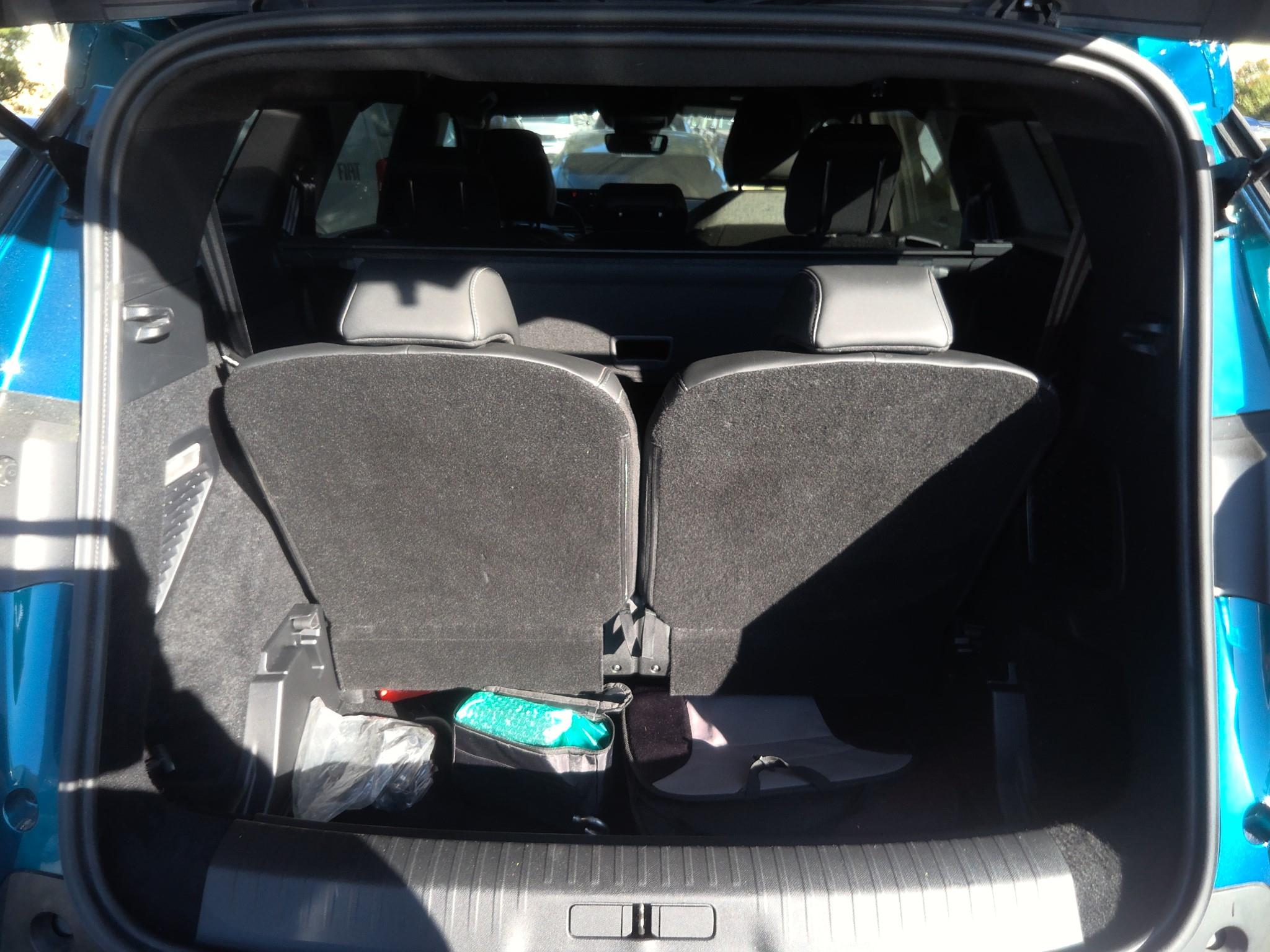 PEUGEOT 5008 Hybrid 145 ch e-DCS6 Allure	7pl 2025