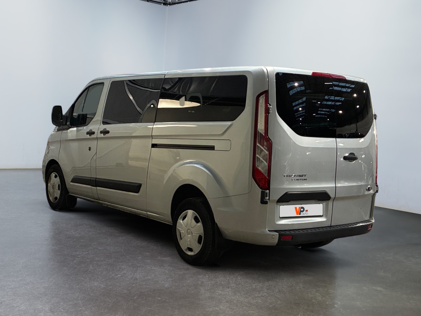 FORD Transit Custom Kombi 320 L2H1 2.0 EcoBlue 130 Trend Business 9pl 2023