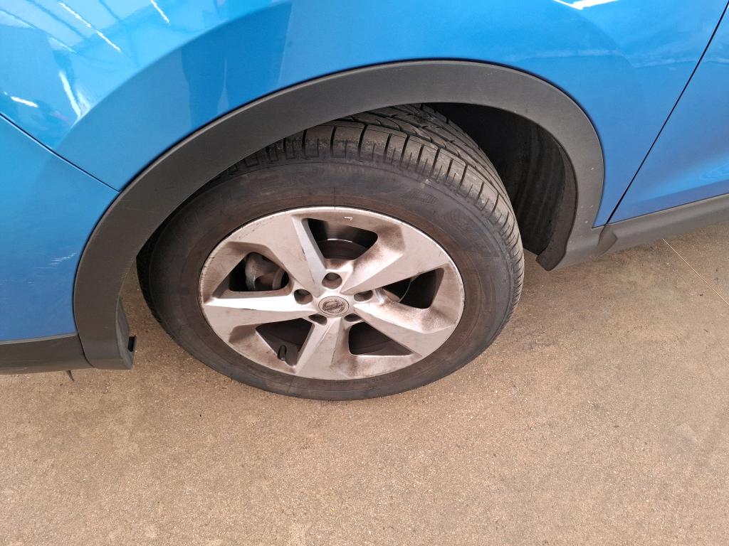 NISSAN  2019