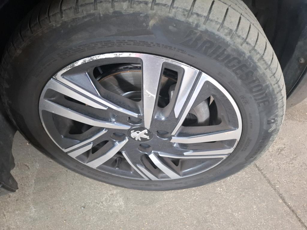 PEUGEOT 208) 208 PureTech 100 S&S EAT8 Allure Pack 2023