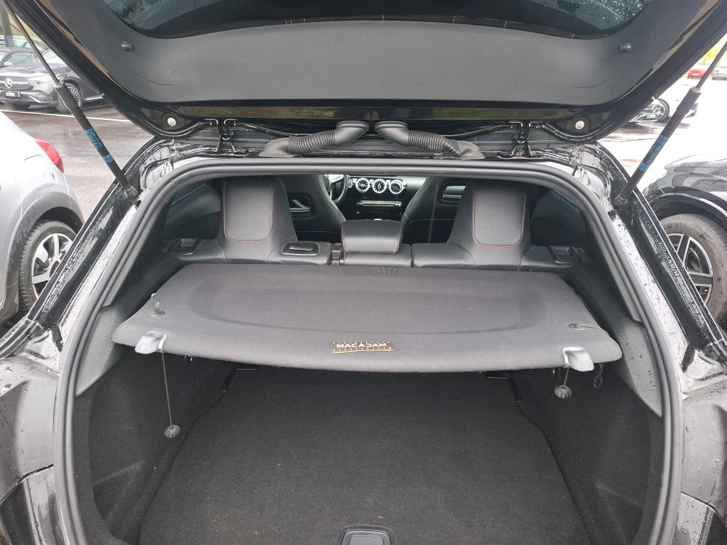 MERCEDES-BENZ CLASSE A 180 d 8G-DCT AMG Line 2021