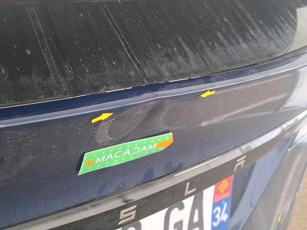 TESLA  2023