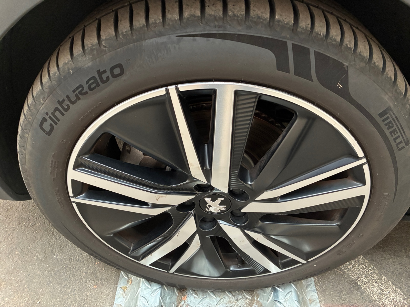 PEUGEOT 3008 Hybrid 225 e-EAT8 GT Pack 2022
