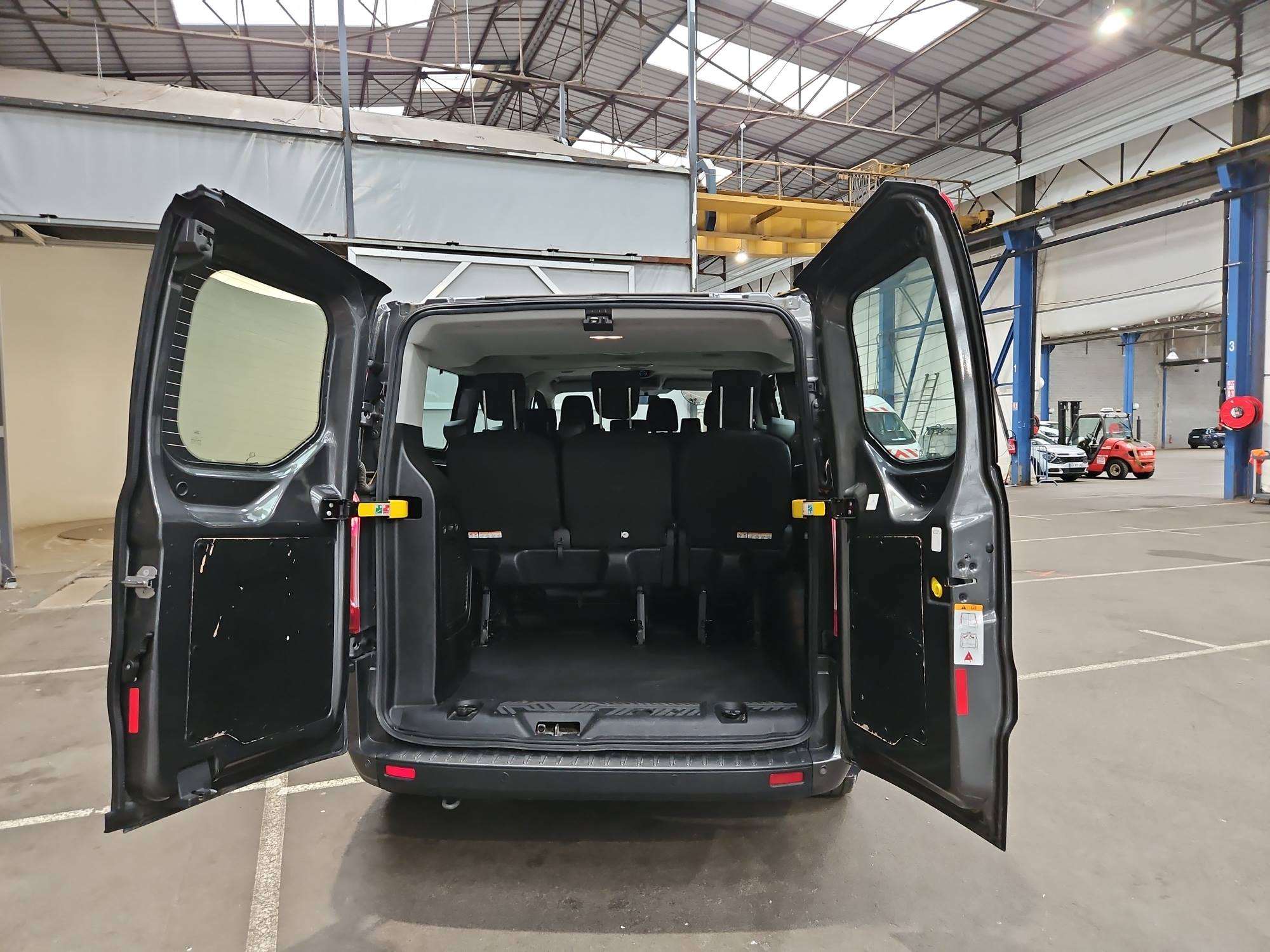 FORD TRANSIT Custom KOMBI 320 L2H1 2.0 EcoBlue 130 Trend Business 2023