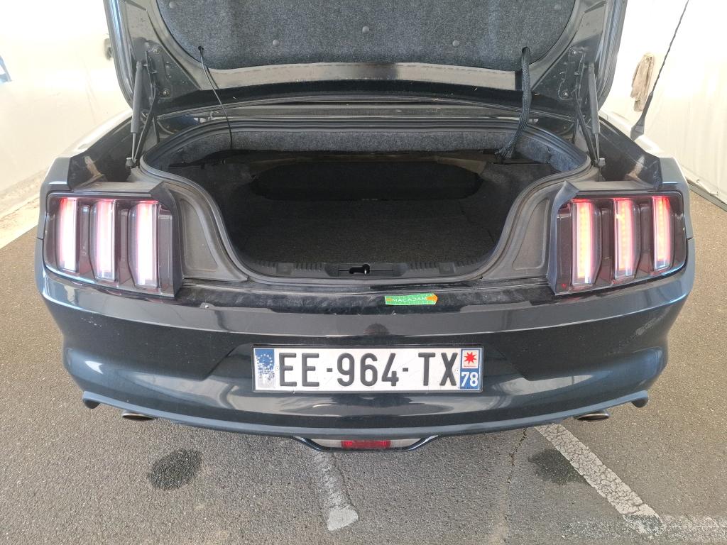 FORD MUSTANG CONVERTIBLE V8 5.0 421 GT A 2016
