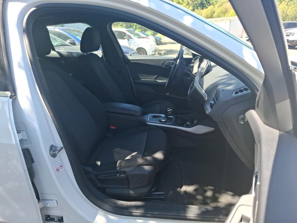 BMW SERIE 1 F40 118d 150 ch BVA8 Lounge 2021