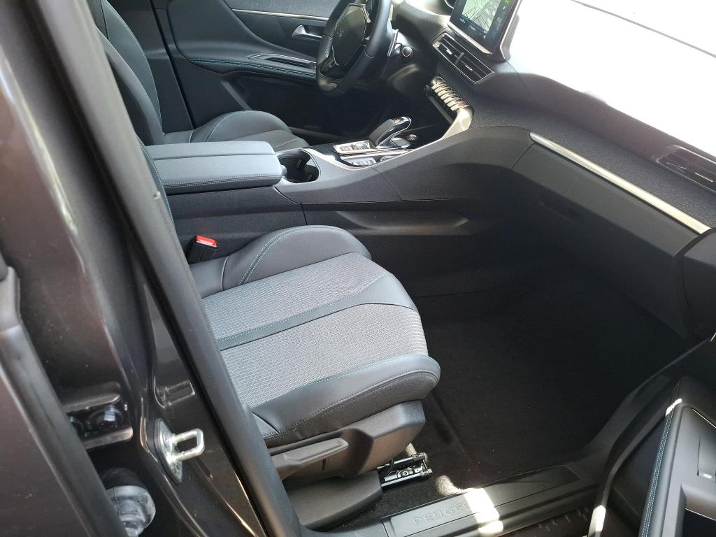 PEUGEOT 3008 Hybrid 225 e-EAT8 Allure Pack 2022