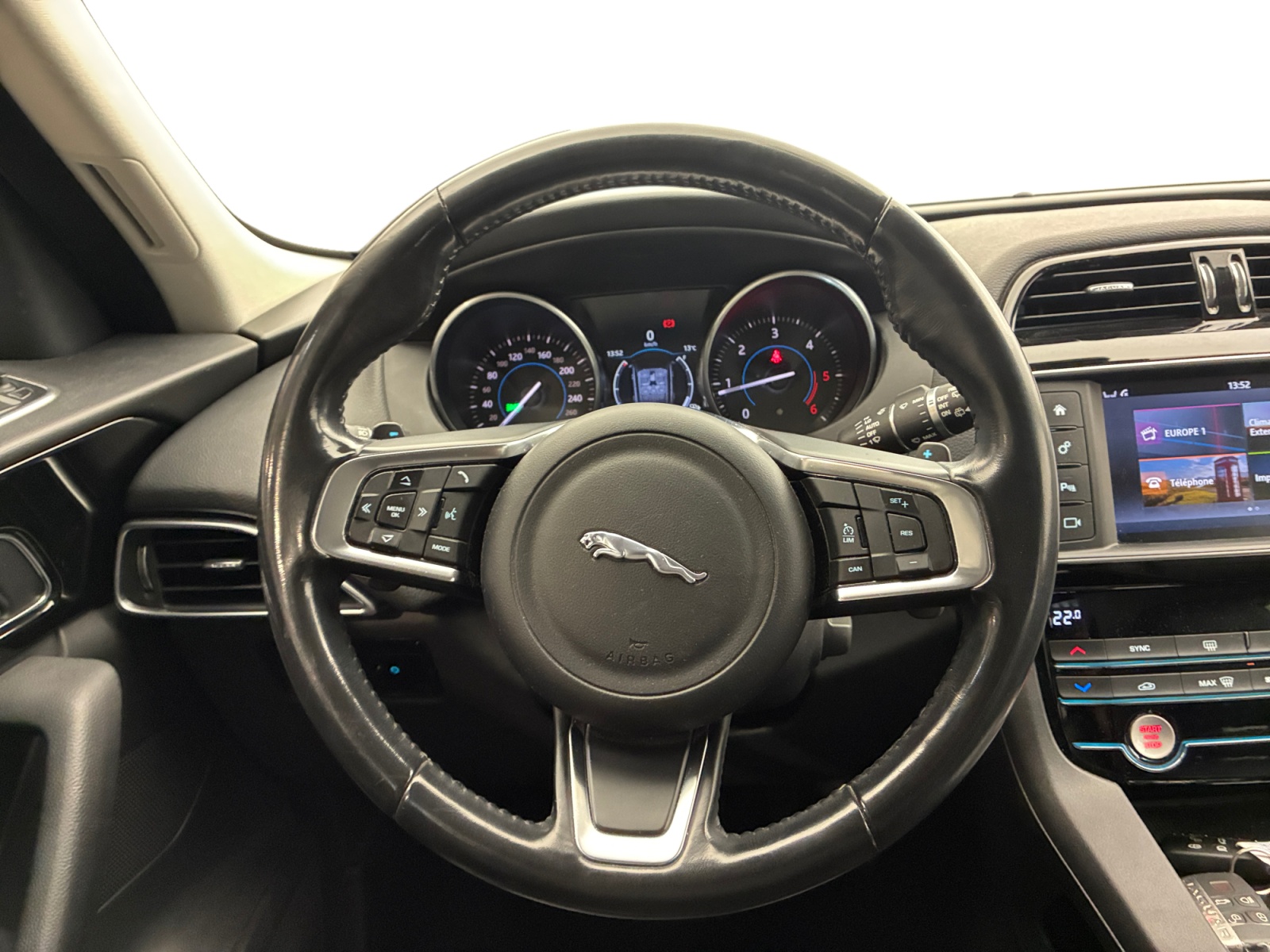 JAGUAR F-Pace 2.0 D - 180 ch AWD BVA8 Prestige Prestige 2018
