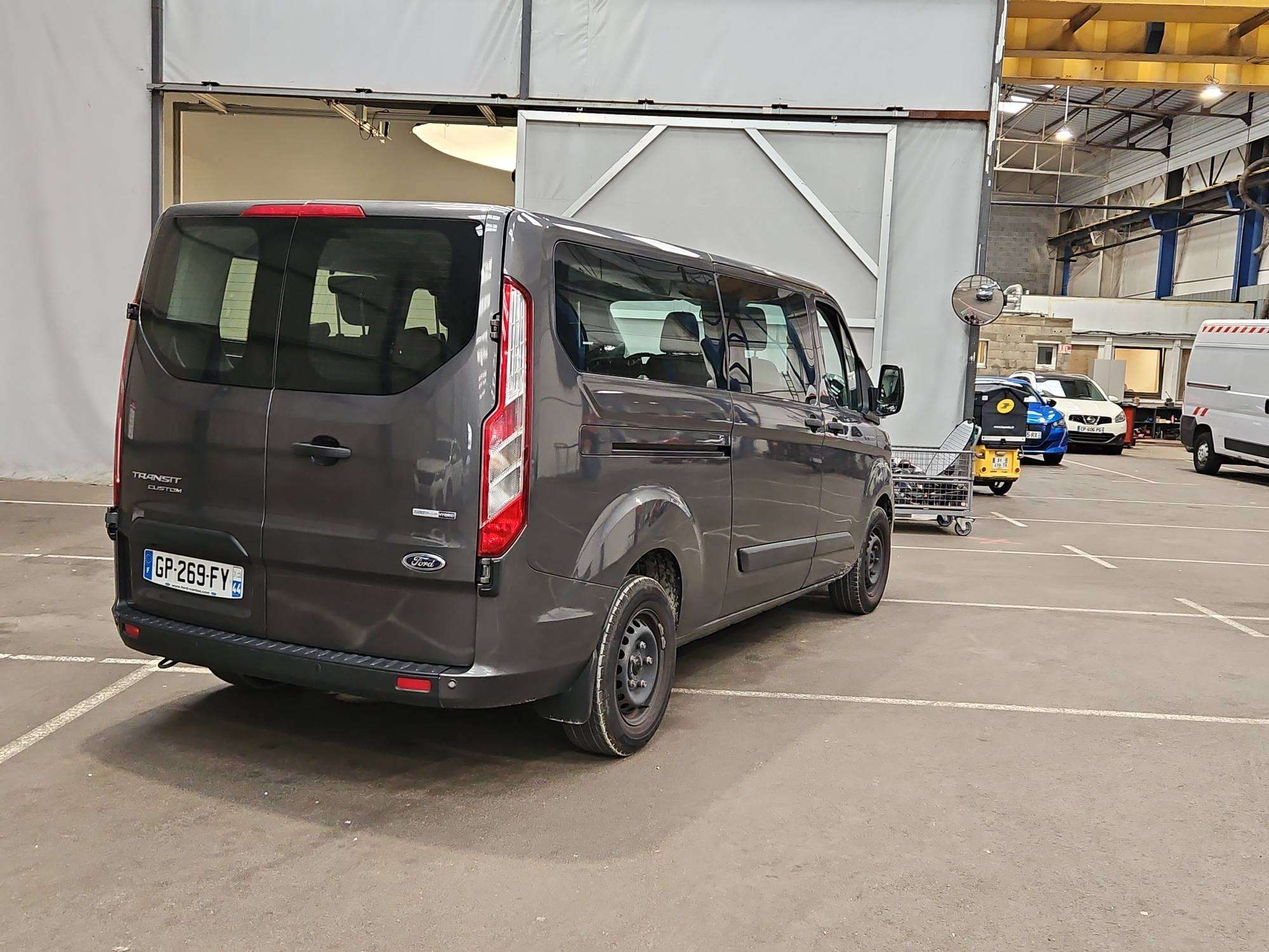 FORD TRANSIT Custom KOMBI 320 L2H1 2.0 EcoBlue 130 Trend Business 2023
