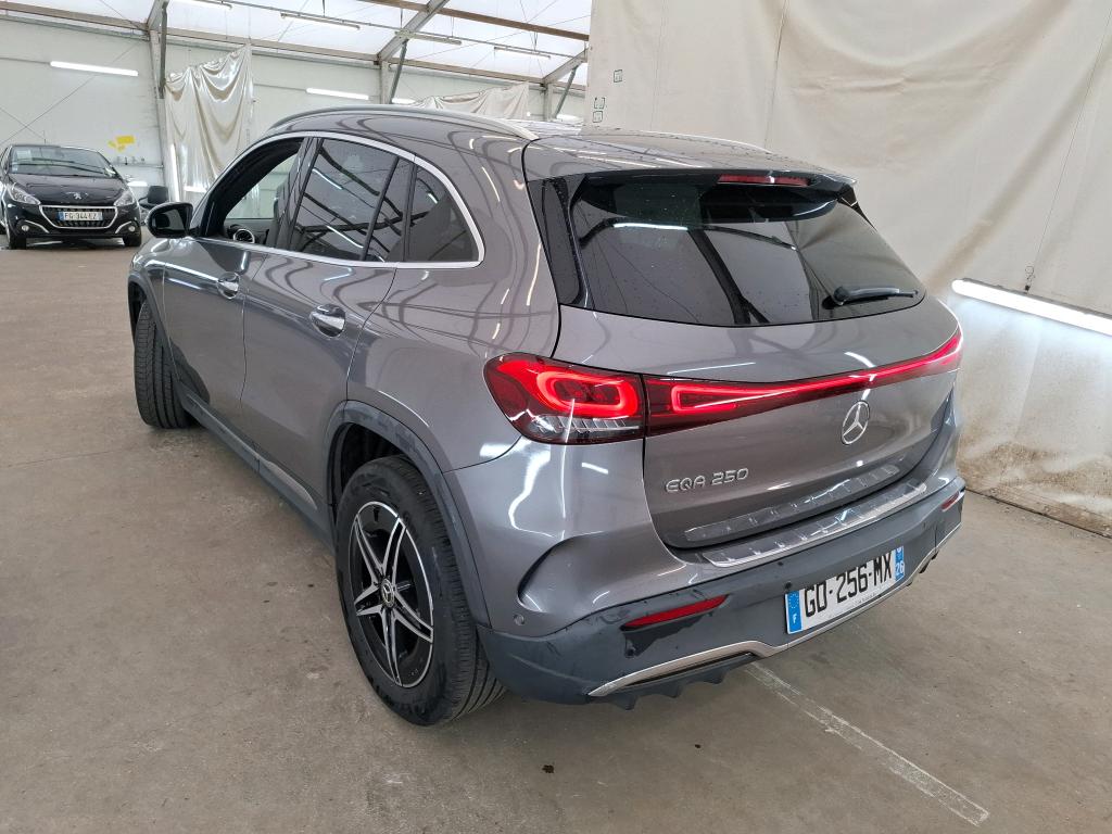 MERCEDES-BENZ EQA 250 AMG Line 2021