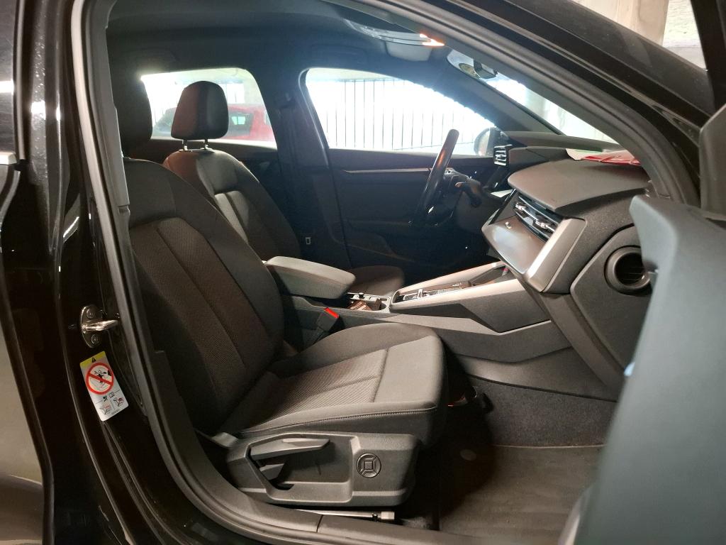 AUDI A3/S3 A3 SPORTBACK 40 TFSIe 204 S tronic 6 Business line 2023