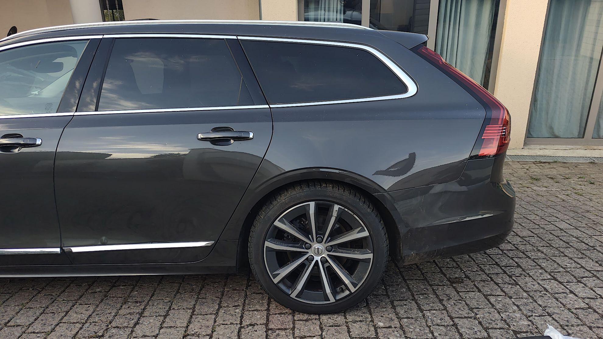 VOLVO V90 T8 AWD Recharge 303 + 87 ch Geartronic 8 Inscription 2021