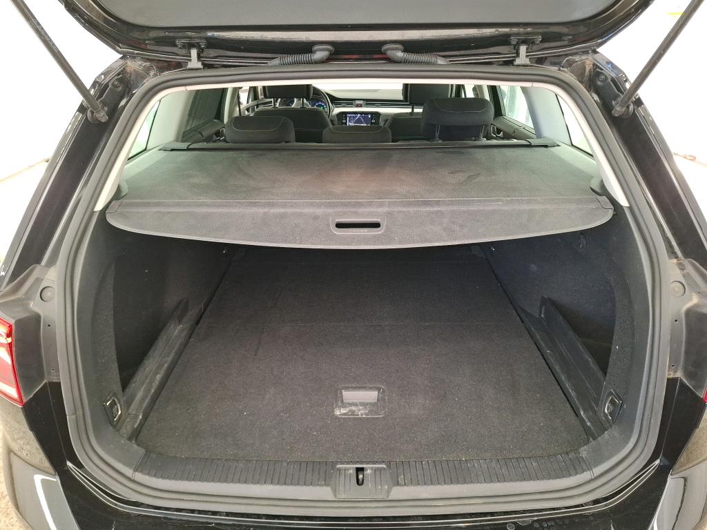 VOLKSWAGEN PASSAT SW 2.0 TDI EVO SCR 122 DSG7 Life Plus 2023