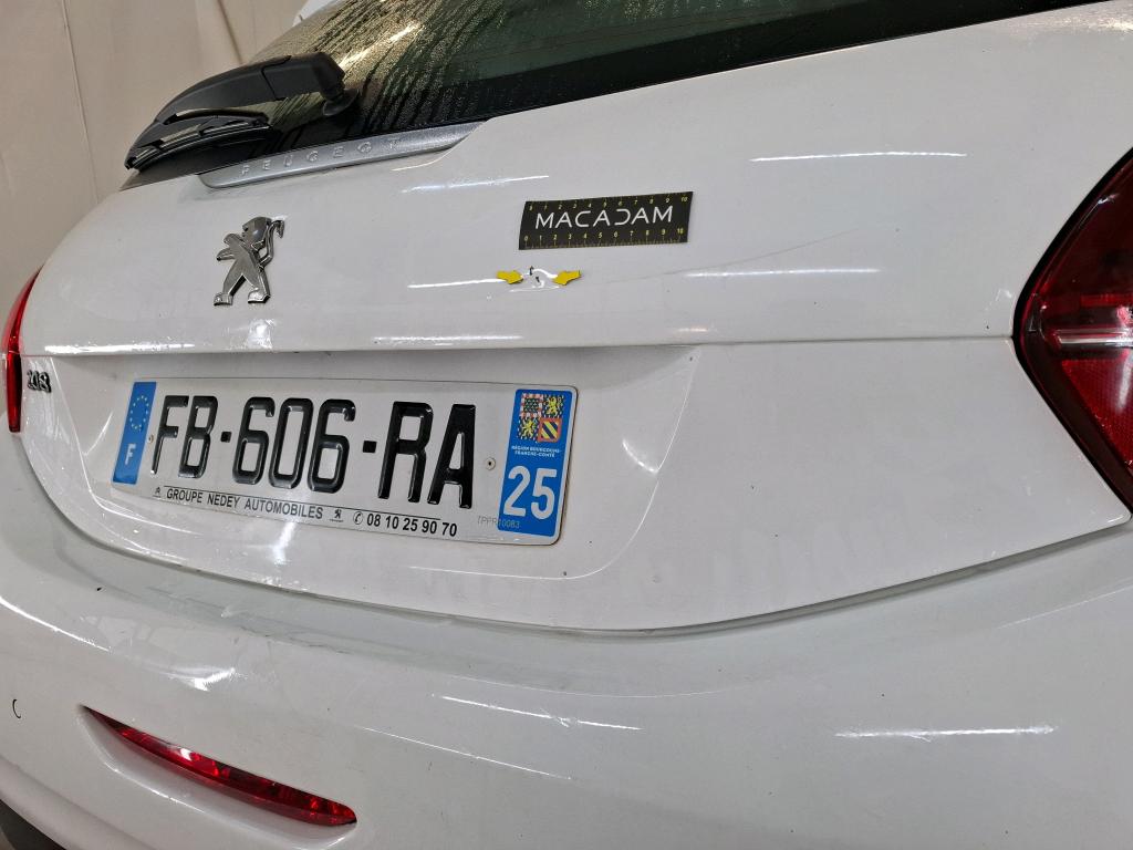 PEUGEOT 208 BUSINESS PureTech 82ch S&S BVM5 Active 2018