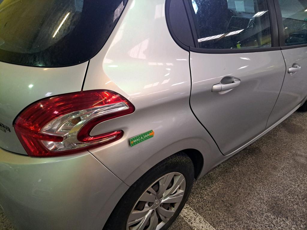 PEUGEOT 208 1.6 e-HDi 92ch FAP BVM5 Active 2012