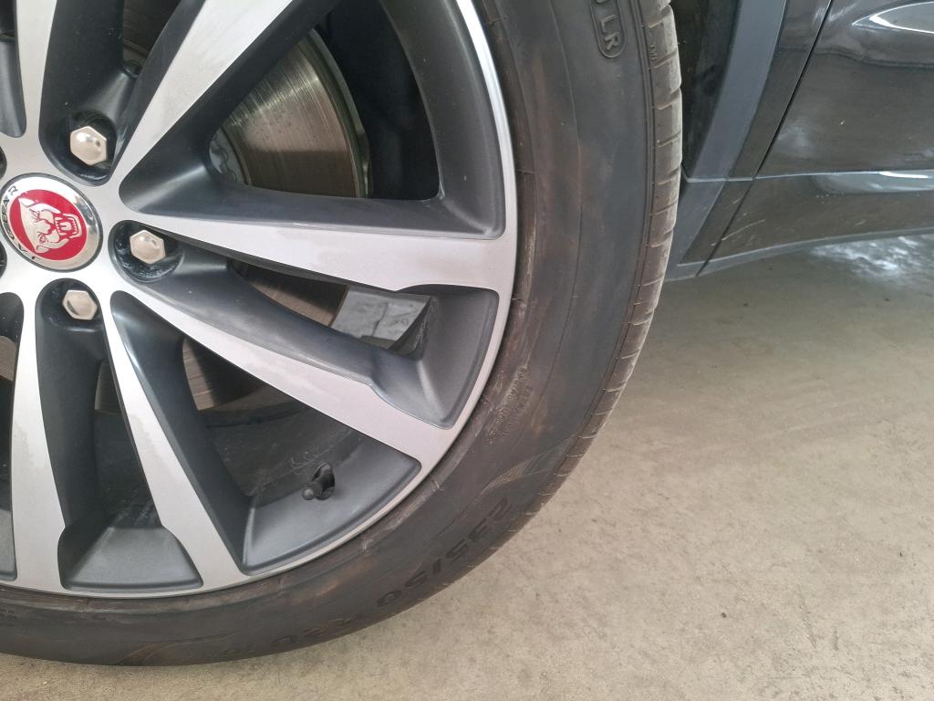 JAGUAR E-PACE P300e ch PHEV AWD BVA R-Dynamic SE 2022