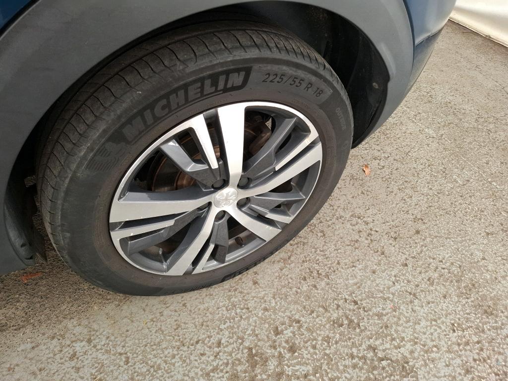 PEUGEOT 3008 Hybrid 225 e-EAT8 Allure Pack 2021