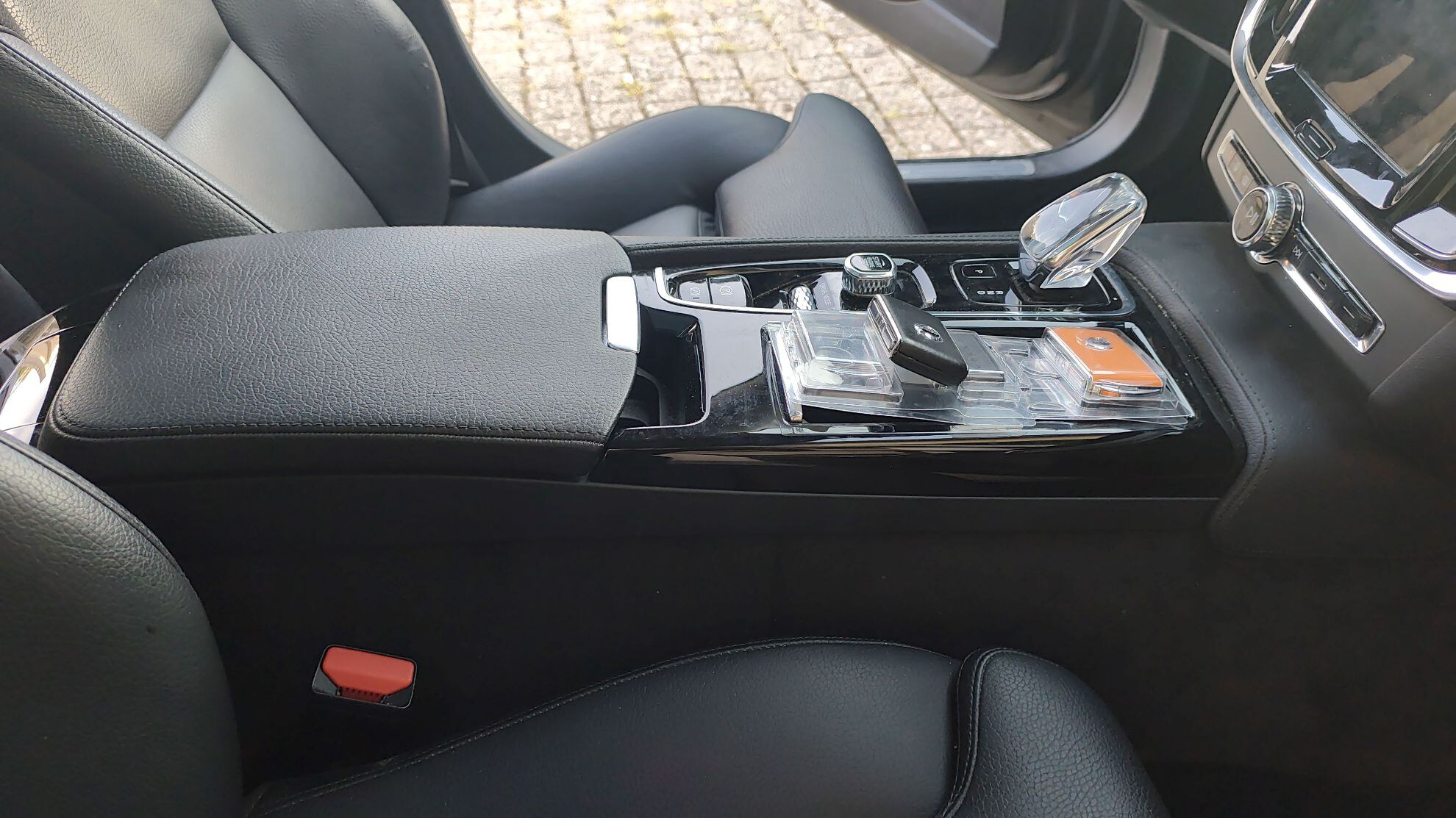 VOLVO V90 T8 AWD Recharge 303 + 87 ch Geartronic 8 Inscription 2021
