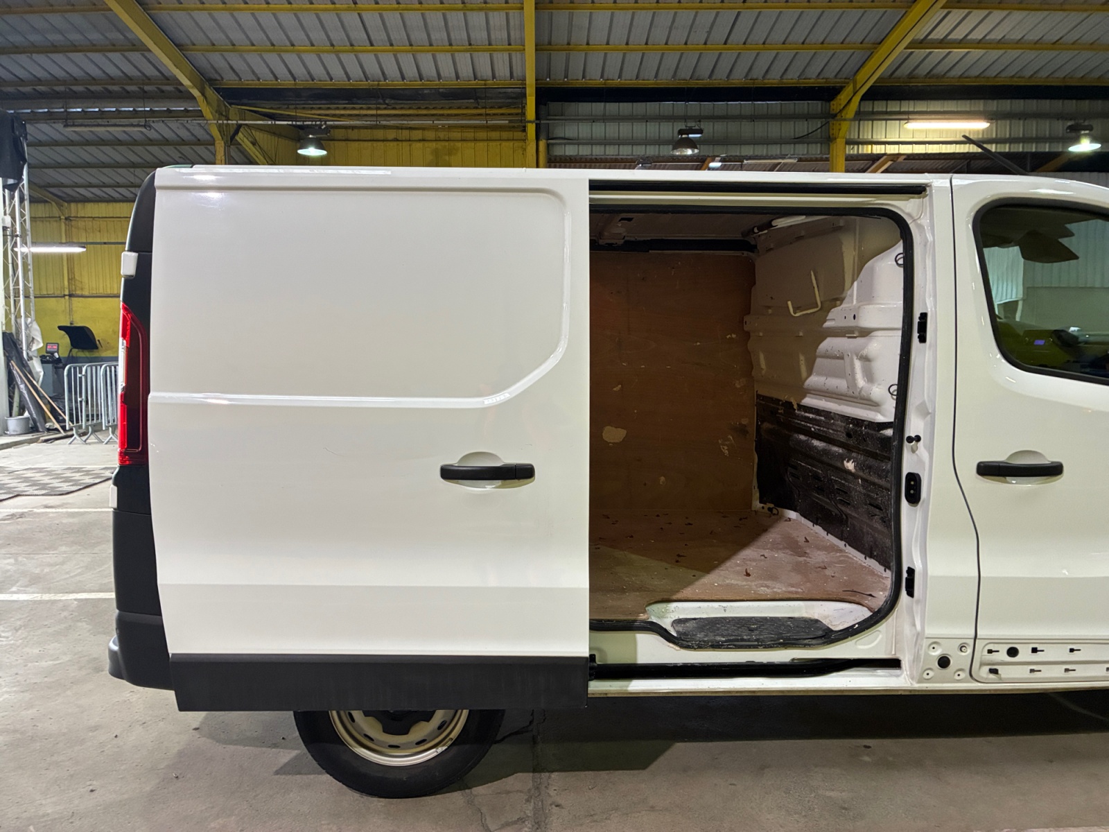 RENAULT TRAFIC FGN L1H1 2800 KG BLUE DCI 130 CONFORT 2024