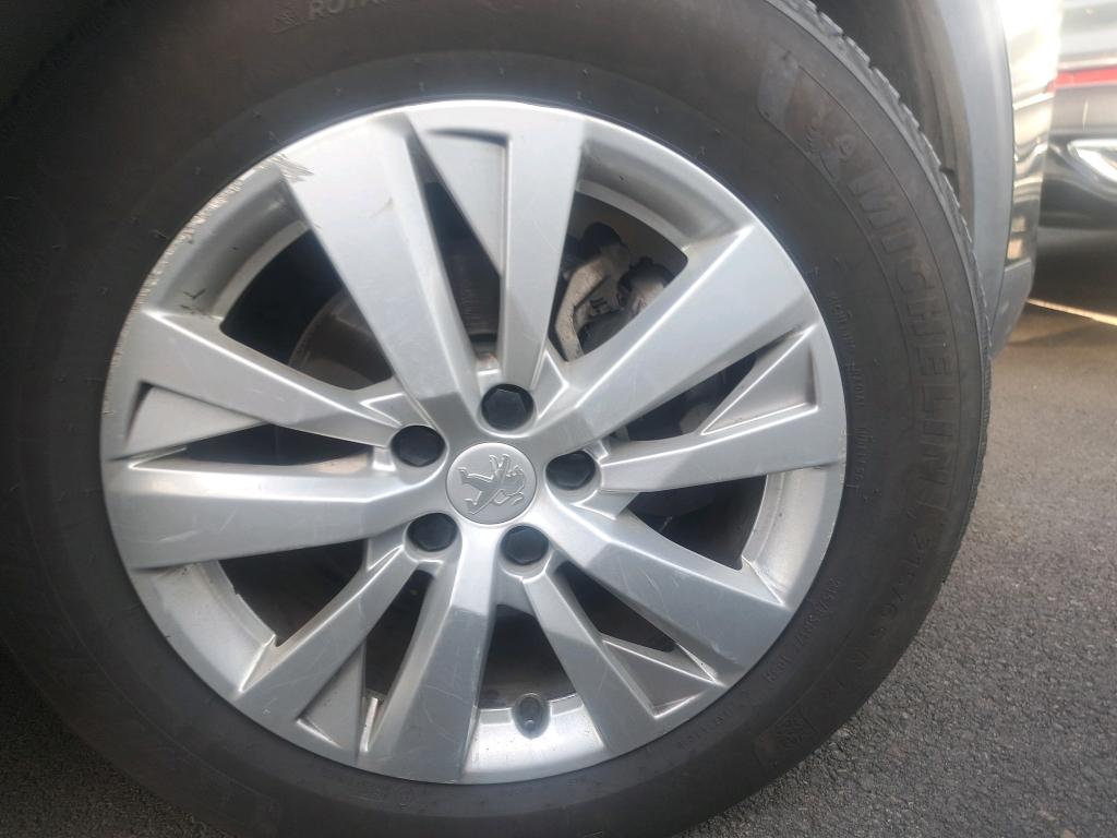PEUGEOT 5008 PureTech 130ch S&S EAT8 Active Pack 2023