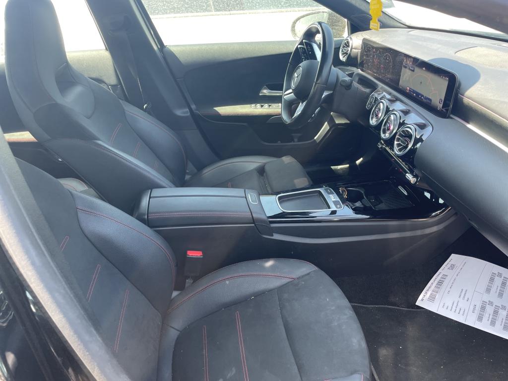 MERCEDES-BENZ CLASSE A 200 AMG Line 2024