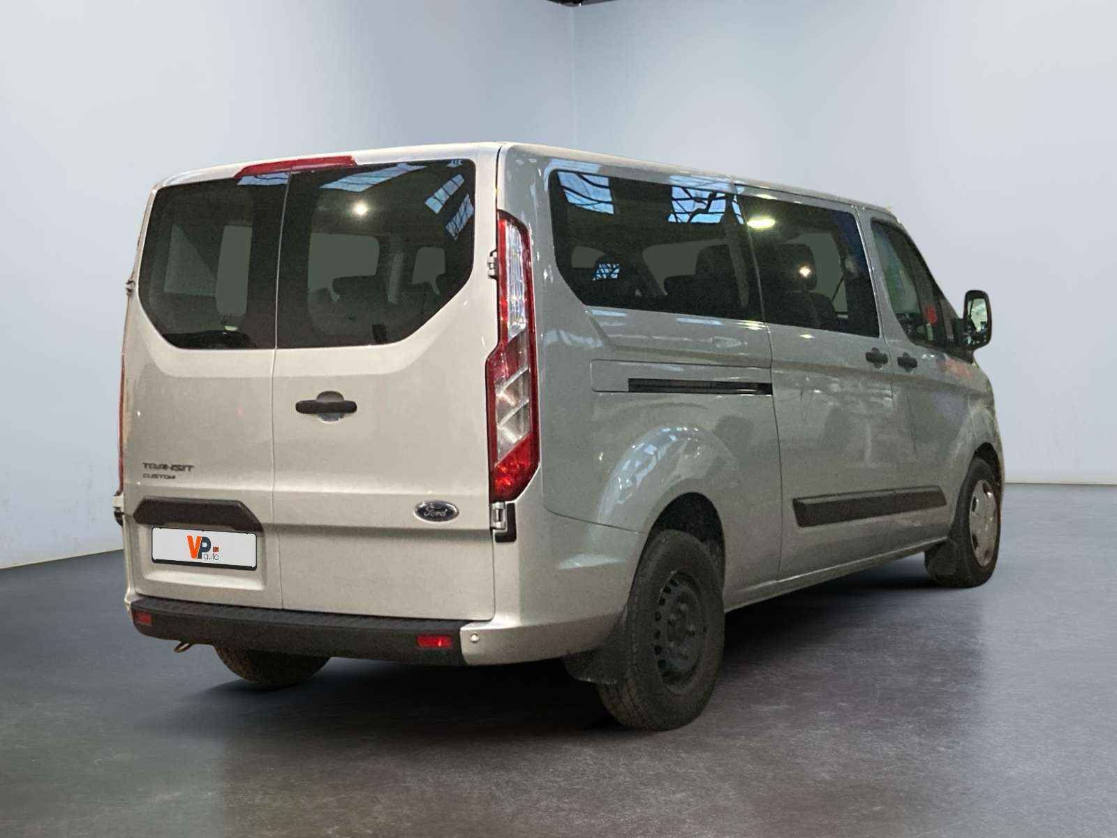 FORD Transit Custom Kombi 320 L2H1 2.0 EcoBlue 130 Trend Business 9pl 2023