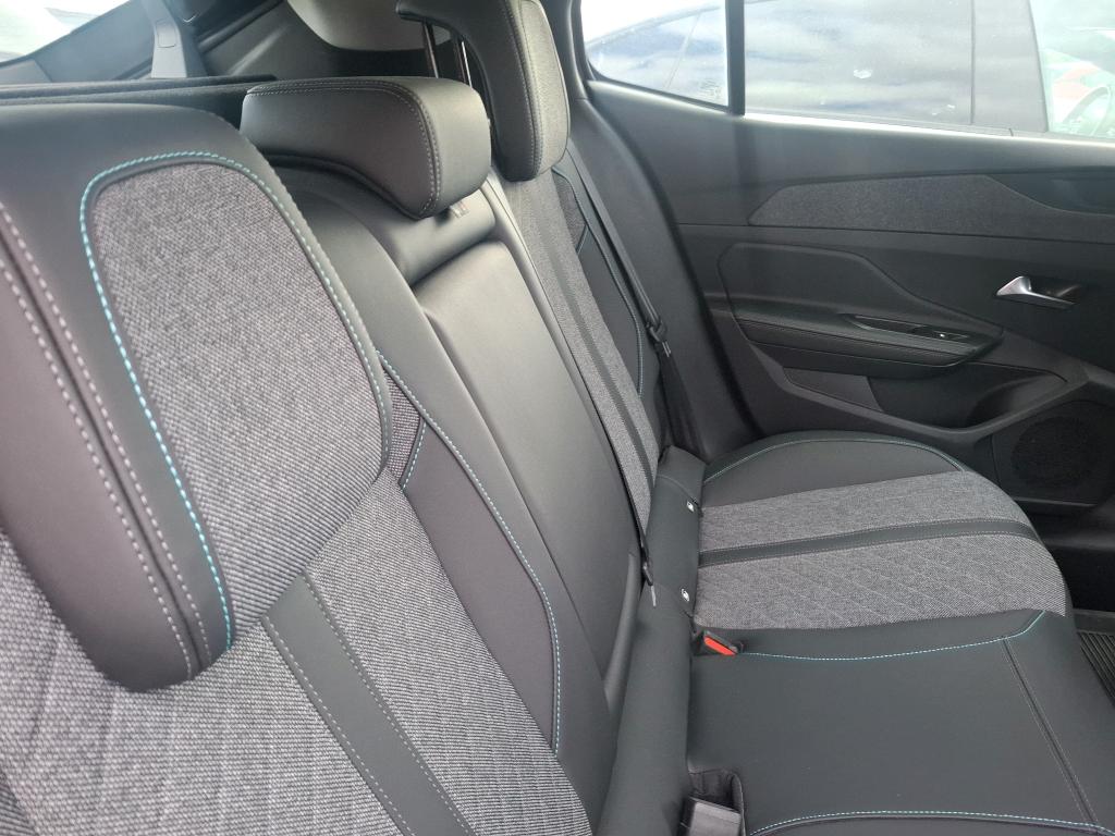 PEUGEOT 408 PHEV 180 e-EAT8 Allure 2024