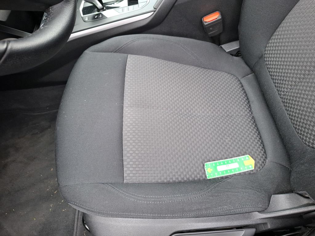 BMW SERIE 1 F40 116d 116 ch DKG7 Business Design 2023
