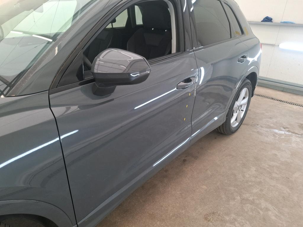 AUDI Q3 35 TFSI 150 ch S tronic 7 Design Luxe 2022