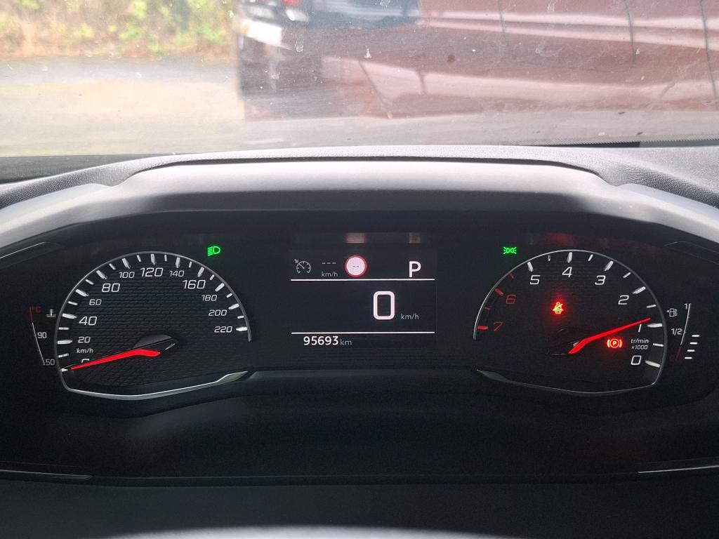 PEUGEOT 2008 PureTech 130 S&S EAT8 Active Pack 2022