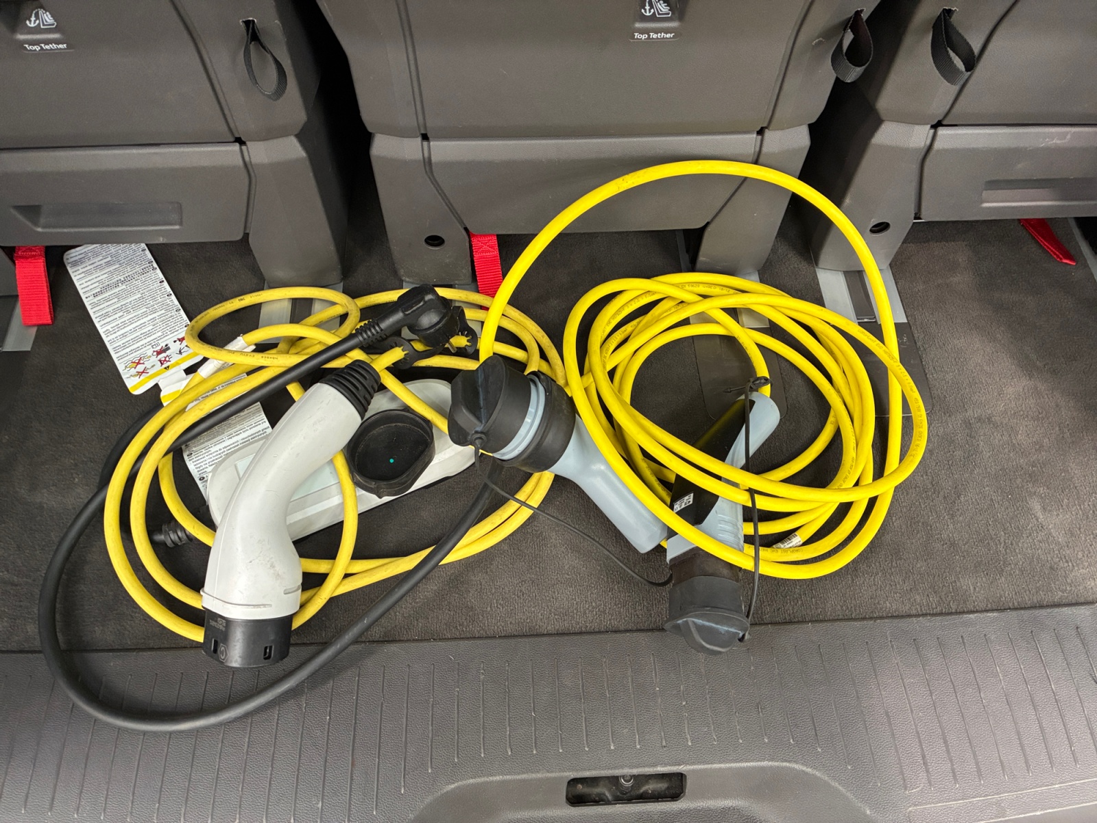 VOLKSWAGEN Multivan Court 1.4 eHybrid 218 DSG6 Energetic 7pl 2022