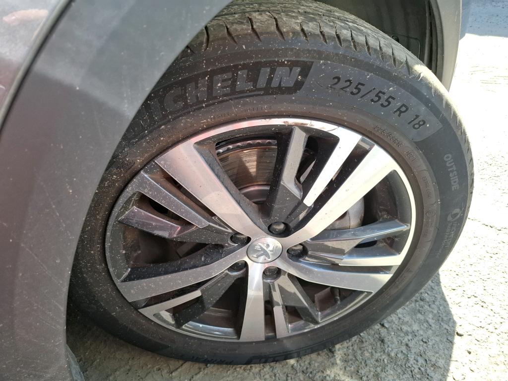 PEUGEOT 3008 Hybrid 225 e-EAT8 Allure Pack 2022