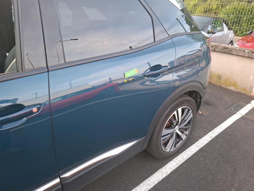 PEUGEOT 3008 Hybrid 225 e-EAT8 Allure 2021