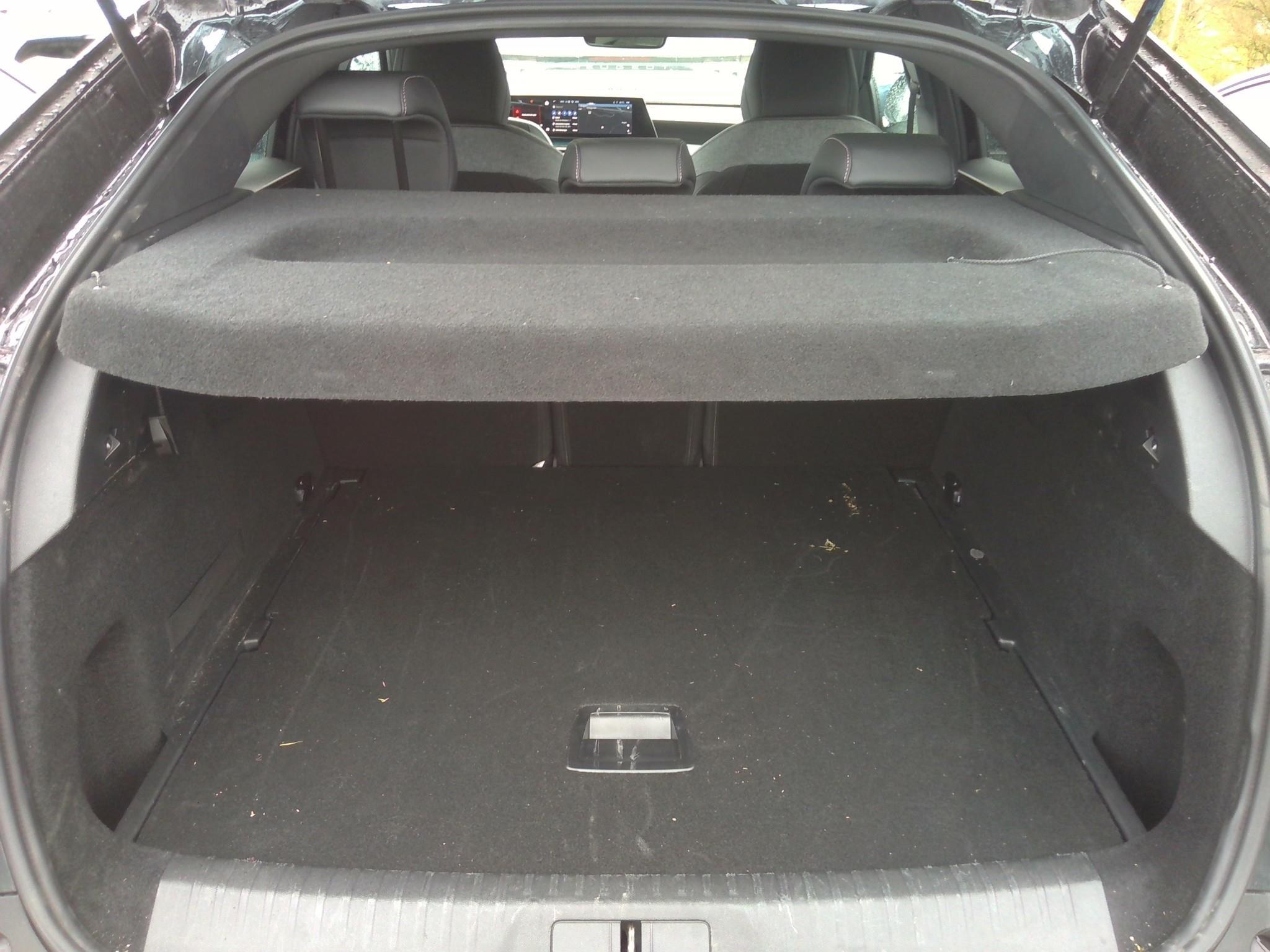 PEUGEOT 3008 Hybrid 136 e-DCS6 Allure 2025