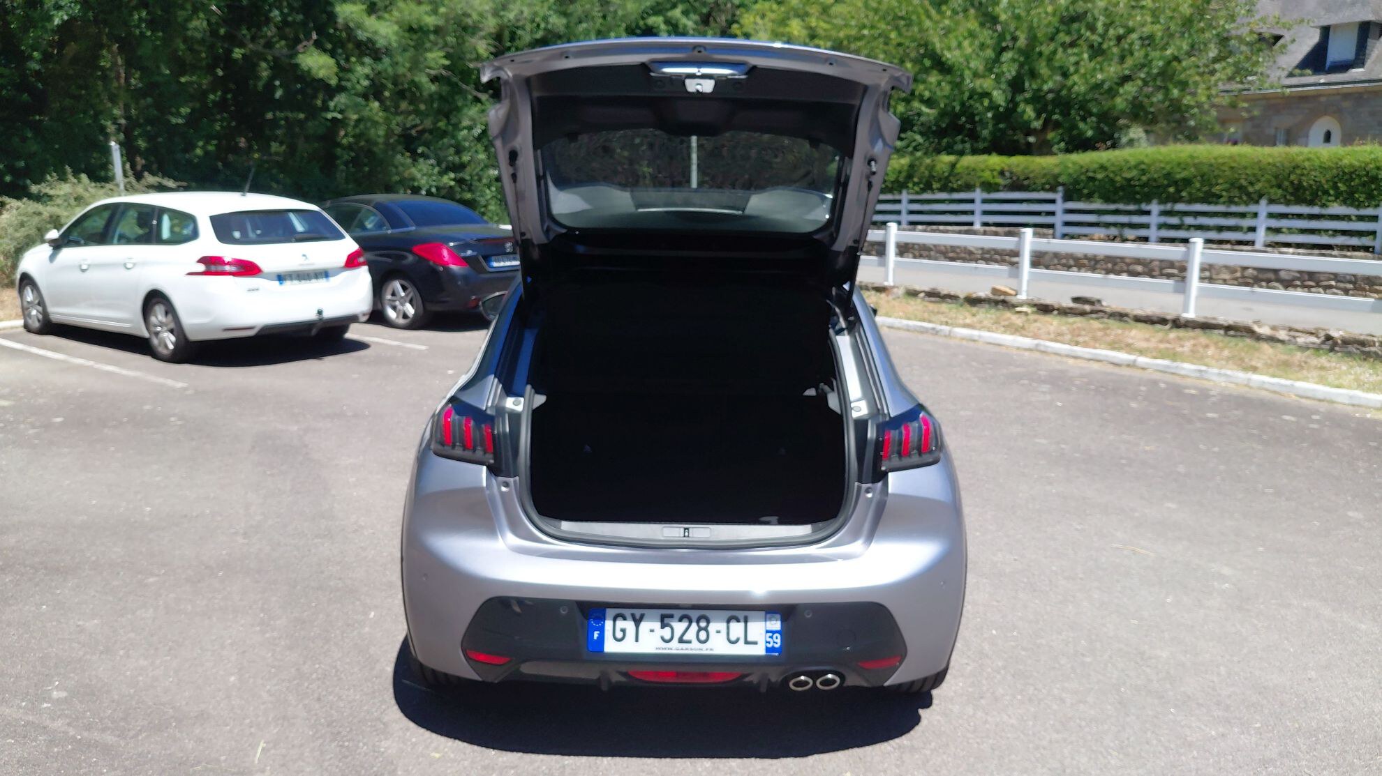 PEUGEOT 208) 208 PureTech 130 S&S EAT8 GT Pack 2022