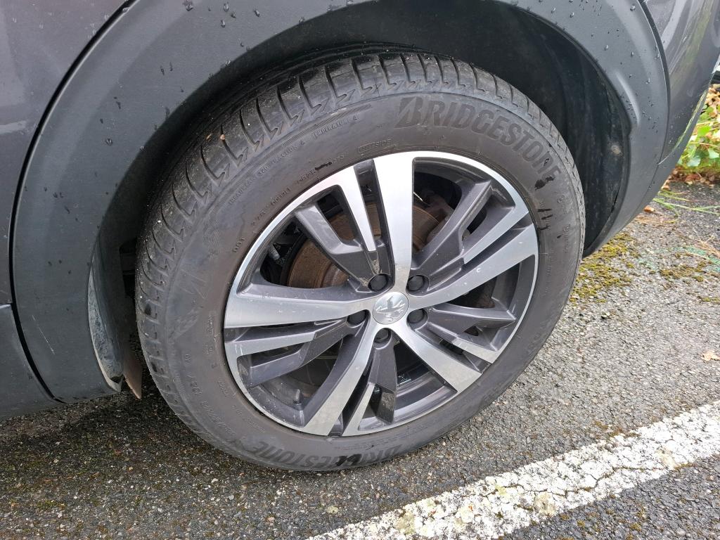 PEUGEOT 3008 Hybrid 225 e-EAT8 Allure 2023
