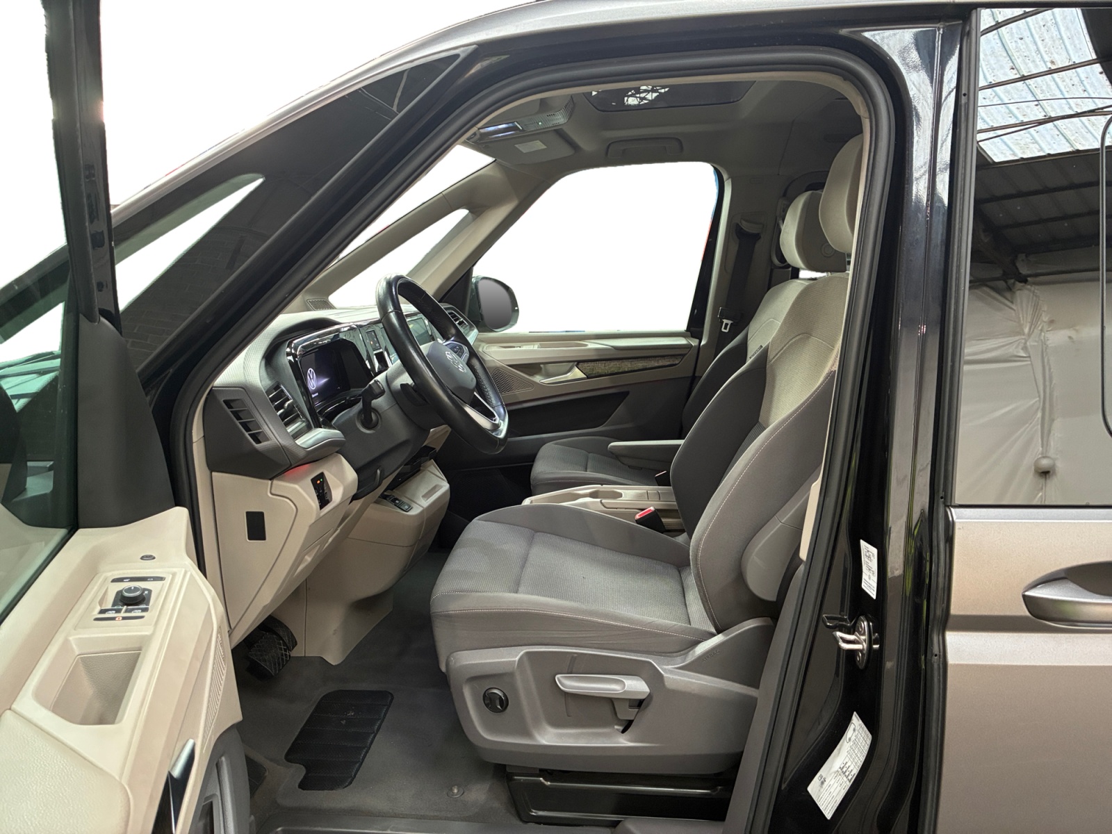 VOLKSWAGEN Multivan Court 1.4 eHybrid 218 DSG6 Energetic 7pl 2022