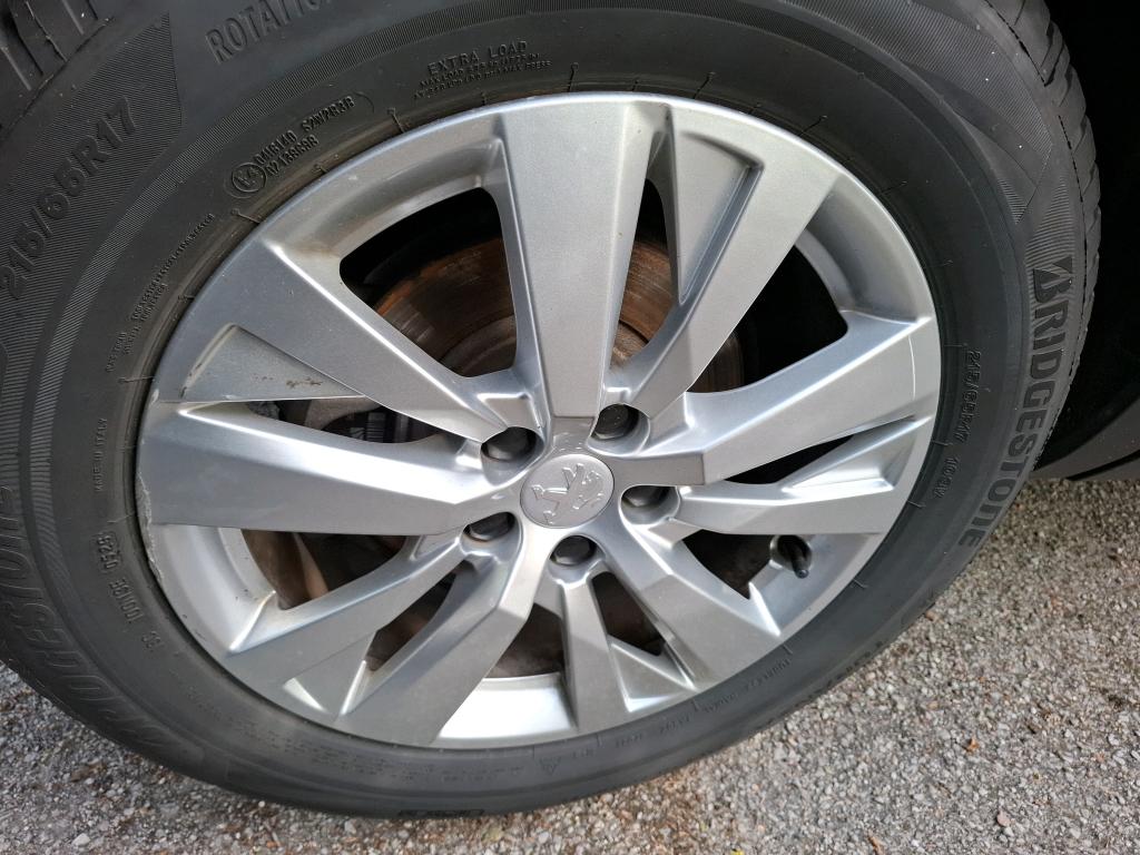 PEUGEOT 5008 Hybrid 136 e-DCS6 Active Pack 2024