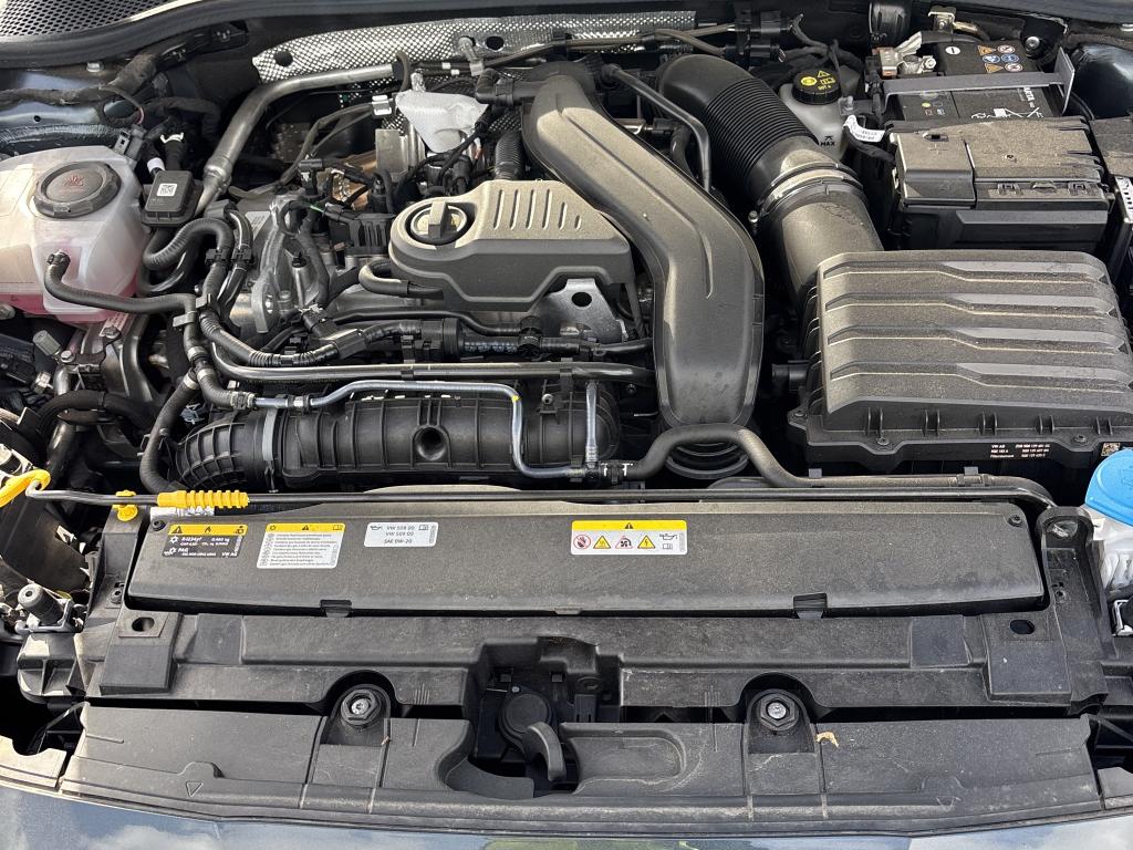 SEAT LEON 1.5 eTSI Hybrid 115 DSG7 Business 2025