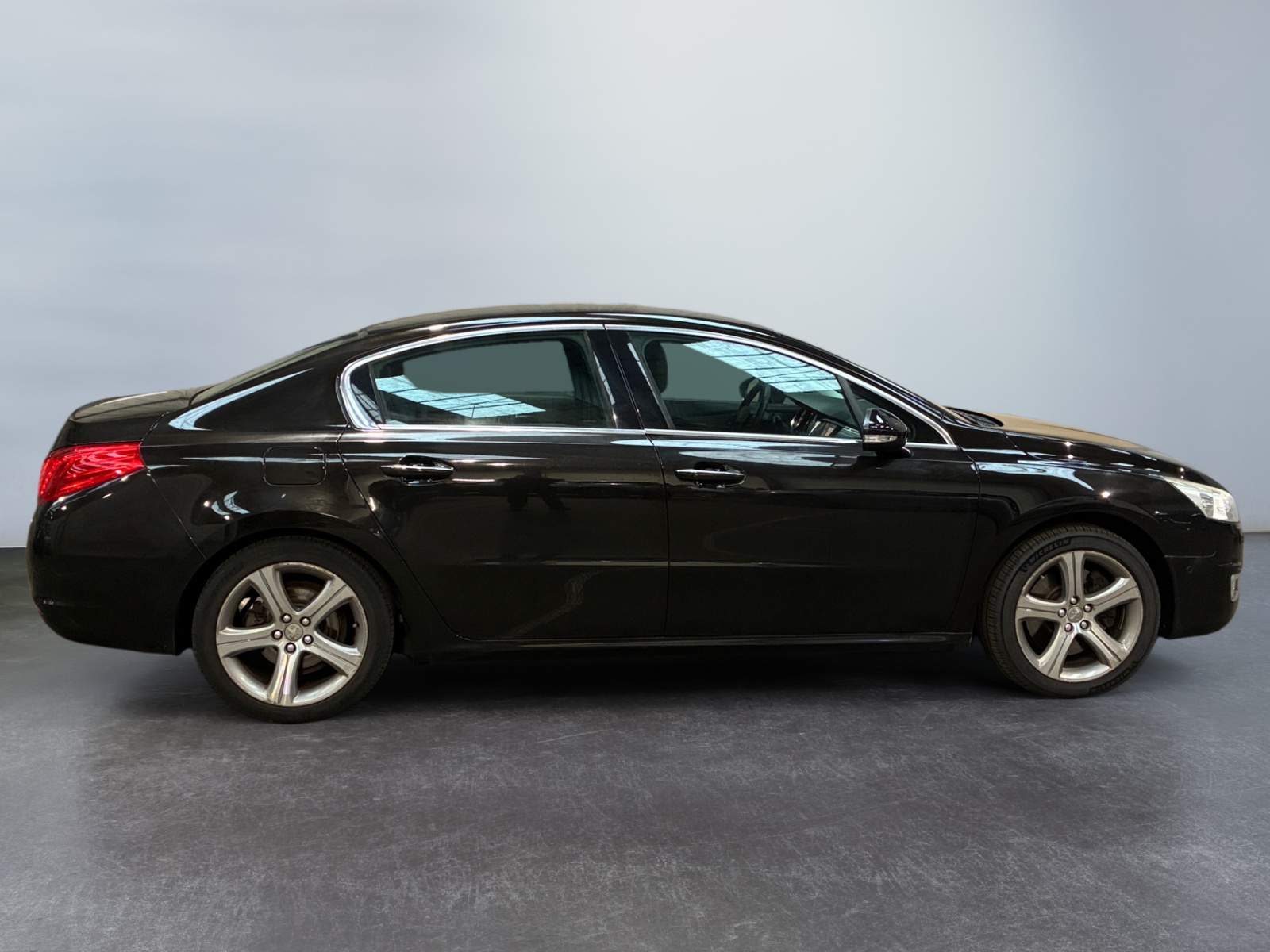 PEUGEOT 508 2.2 HDi 204ch FAP BVA6 GT A 2011
